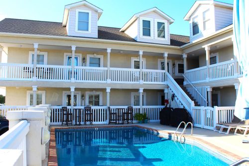 apt-101-8006 Seaview Ave, Wildwood Crest, NJ, 08260-3674 | Card Image