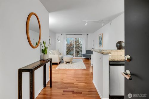 apt-408-323 Queen Anne Ave N, Seattle, WA, 98109-4547 | Card Image