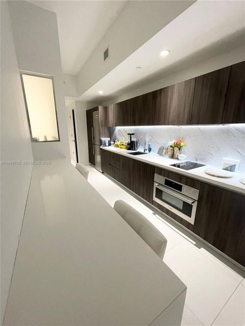 unit-305-851 Ne 1st Ave, Miami, FL, 33132-1818 | Card Image