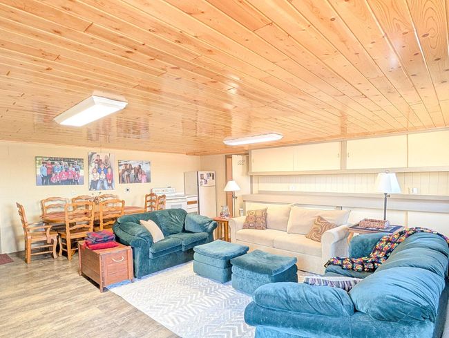 15-web-or-mls-Family room 2.jpg | Image 24