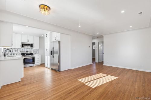 3305 Olive St, Denver, CO, 80207-2239 | Card Image