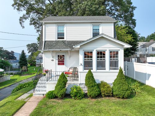 112 Bellevue St, Meriden, CT, 06451-5257 | Card Image