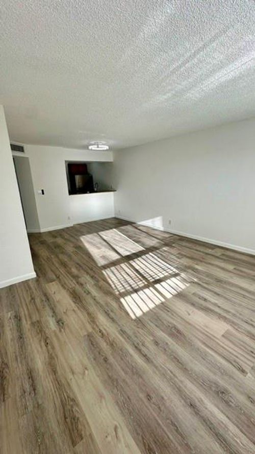 3j-927 Twin Lakes Dr, Coral Springs, FL, 33071-5315 | Card Image