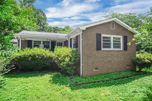 2215 Hodgin St, Gastonia, NC, 28056-8551 | Card Image