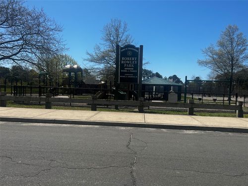 650 Hoffman Ave, Bellport, NY, 11713-1645 | Card Image