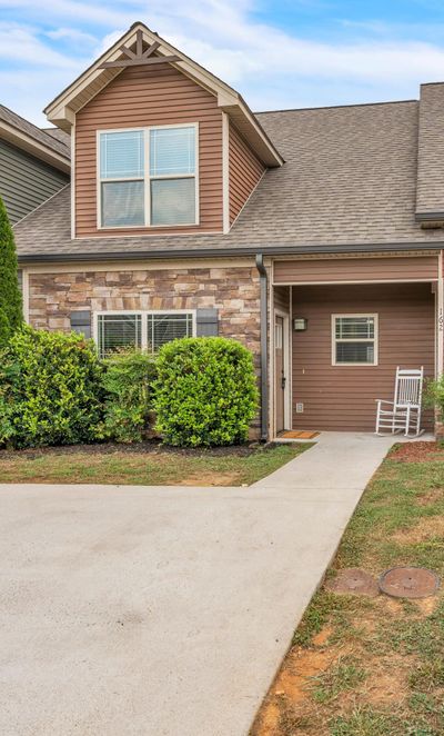 162 Belle Chase Way Ne, Townhouse with 3 bedrooms, 2 bathrooms and null parking in Cleveland TN | Image 1