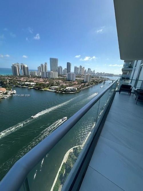 23j-19707 Turnberry Way, Aventura, FL, 33180-2505 | Card Image