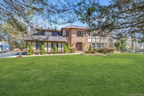 6 Ashleigh Dr, Saint James, NY, 11780-1524 | Card Image