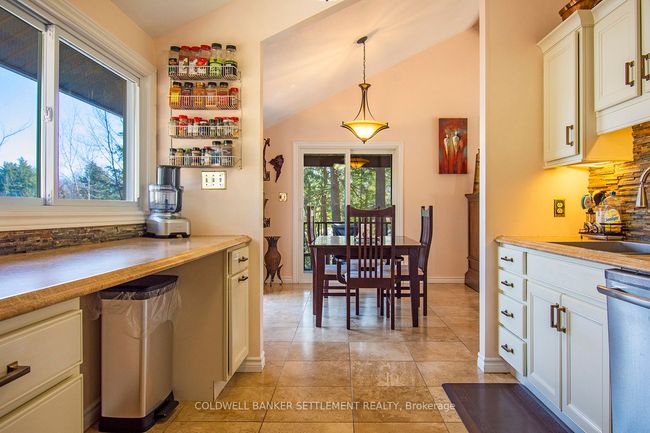 1072 Kippawa Point Lane, House other with 5 bedrooms, 3 bathrooms and 8 parking in Sharbot Lake ON | Image 13