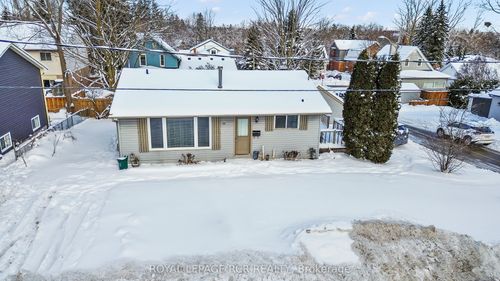 {{alt}} | Card Image