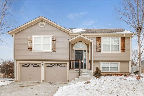 1502 Willow Dr, Greenwood, MO, 64034-9107 | Card Image