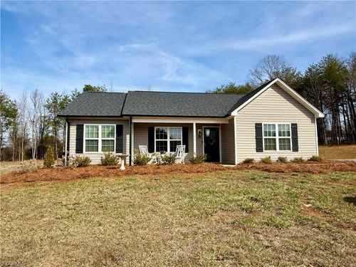 237 Kenlon Ct, Madison, NC, 27025-8346 | Card Image