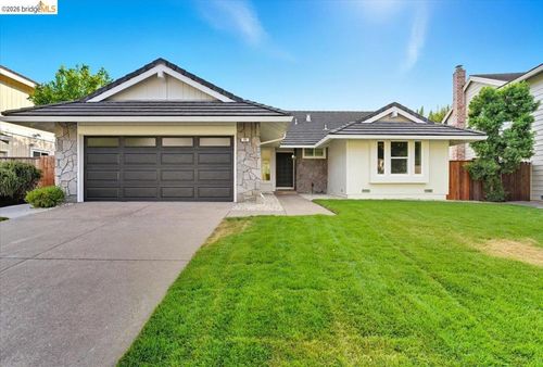 11 Paddock Ct, Pleasant Hill, CA, 94523-1613 | Card Image