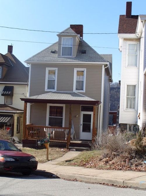143 Ridge Ave, New Kensington, PA, 15068-5430 | Card Image