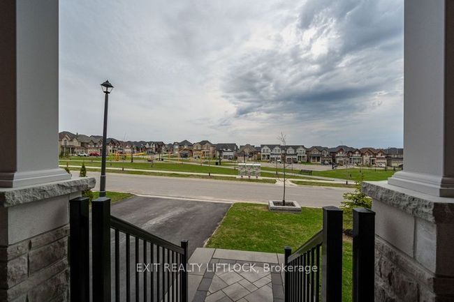 8 Station Dr, House other with 3 bedrooms, 3 bathrooms and 4 parking in Millbrook ON | Image 5