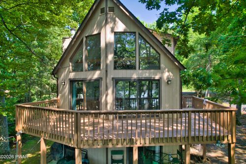 125 Wild Acres Dr, Dingmans Ferry, PA, 18328-4058 | Card Image