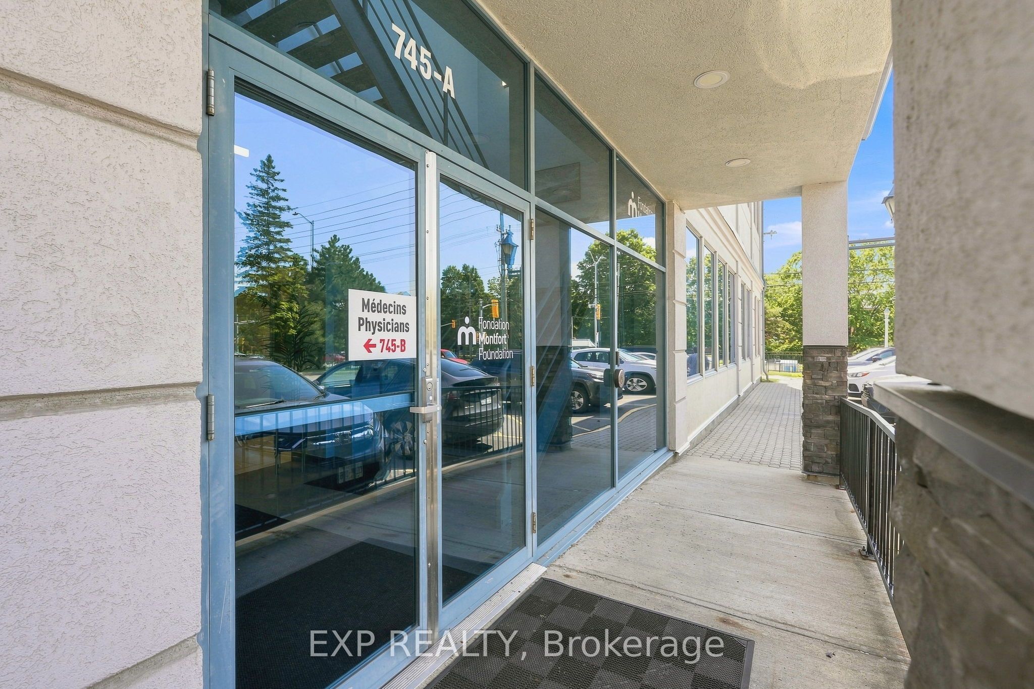 Commercial Lease in Manor Park - Cardinal Glen and Area 5