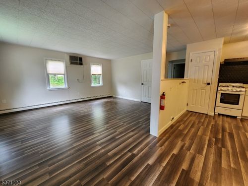 81 Church St, Franklin, NJ, 07416-1445 | Card Image