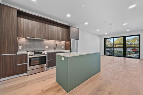 218-2209 S 1st St, Austin, TX, 78704-5274 | Card Image