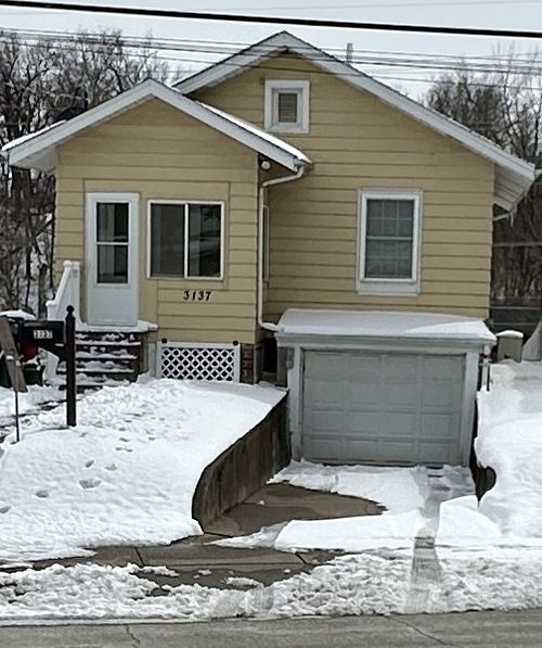 3137 Telegraph Rd, Davenport, IA, 52804-4544 | Card Image