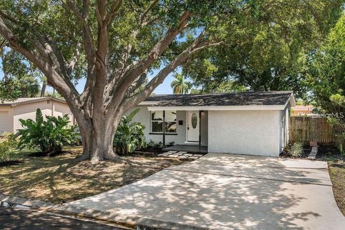 6690 33rd Ave N, ST PETERSBURG, FL, 33710-1507 | Card Image
