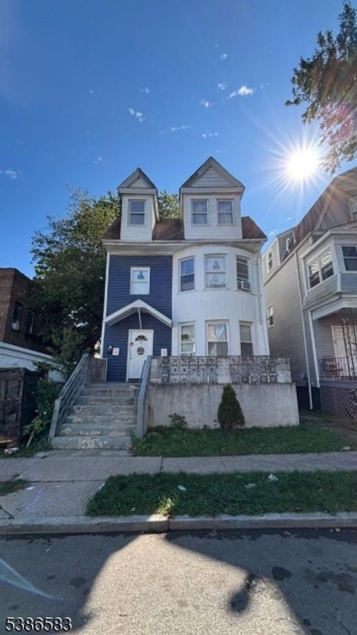 10 S 17th St, East Orange, NJ, 07018-3960 | Card Image
