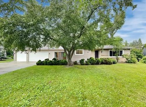302 Zinnia Ln N, Plymouth, MN, 55441-5414 | Card Image