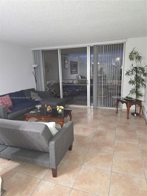 apt-309-10425 Sw 112th Ave, Miami, FL, 33176-8214 | Card Image