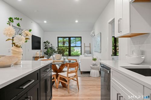 202-131 Beach Rd, Fairfield, CT, 06824-6001 | Card Image