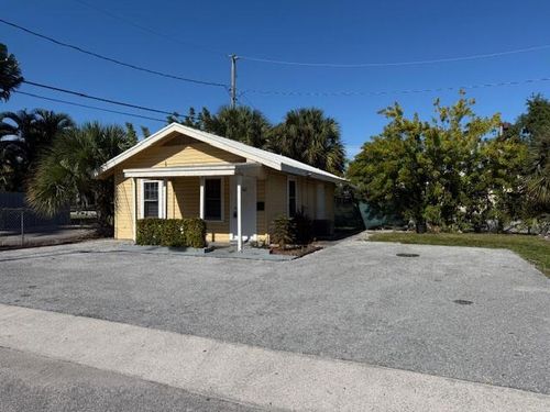 425-400 Metcalf Ct, West Palm Beach, FL, 33407-4207 | Card Image