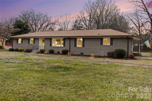 9211 Mount Holly Hntrsvlle Rd, Huntersville, NC, 28078-8481 | Card Image