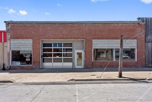 125 Main St, Wagoner, OK, 74467-4425 | Card Image
