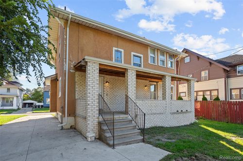 16725 Blackstone St, Detroit, MI, 48219-3821 | Card Image