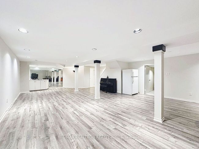 17 Colvin Cres, House other with 5 bedrooms, 4 bathrooms and 3 parking in Thornhill ON | Image 39
