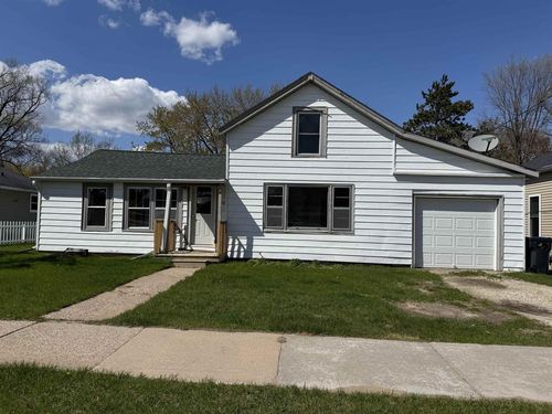 907 Park Avenue, WAUPACA, WI, 54981 | Card Image