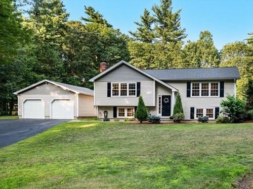 24 Arcadian Ln, Litchfield, NH, 03052-1037 | Card Image