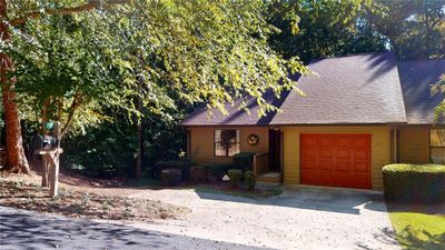 2141 Shea Lane, Townhouse with 2 bedrooms, 2 bathrooms and null parking in Seneca SC | Image 1