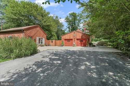 962 E Baltimore Pike, KENNETT SQUARE, PA, 19348-1800 | Card Image