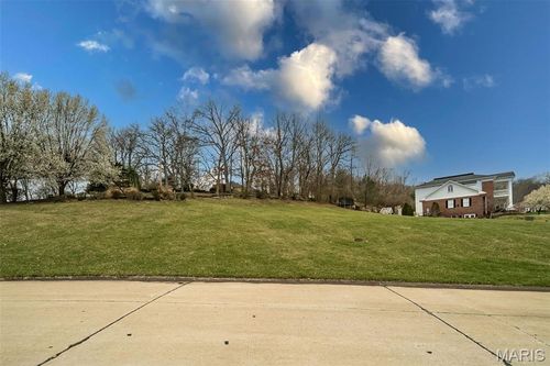 920 Summerset Parc Ln, Fenton, MO, 63026-3561 | Card Image