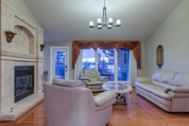 305 East Chestermere Drive, Home with 4 bedrooms, 2 bathrooms and 6 parking in Chestermere AB | Image 17