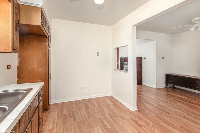 APT-3W - 6151 Marshall Ave, Home with 2 bedrooms, 1 bathrooms and 2 parking in Chicago Ridge IL | Image 8