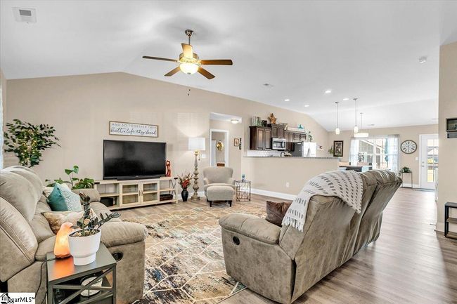 407 Braeburn Fields Ct, House other with 3 bedrooms, 2 bathrooms and 4 parking in Inman SC | Image 4