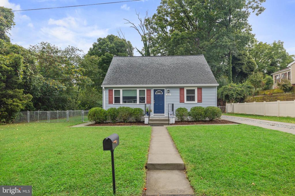 Clifton Ave, Arnold, MD 21012