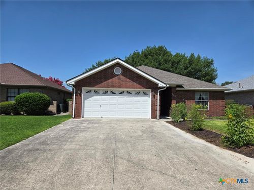 120 Gardenridge Dr, Seguin, TX, 78155-5277 | Card Image