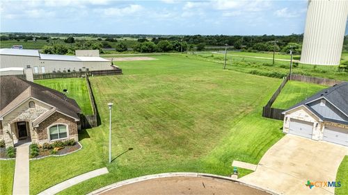 102 Auburn Hl, Victoria, TX, 77904-1189 | Card Image