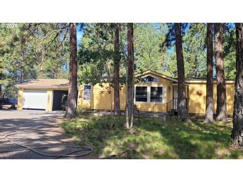 60451 Umatilla Cir, Bend, OR, 97702-8920 | Card Image