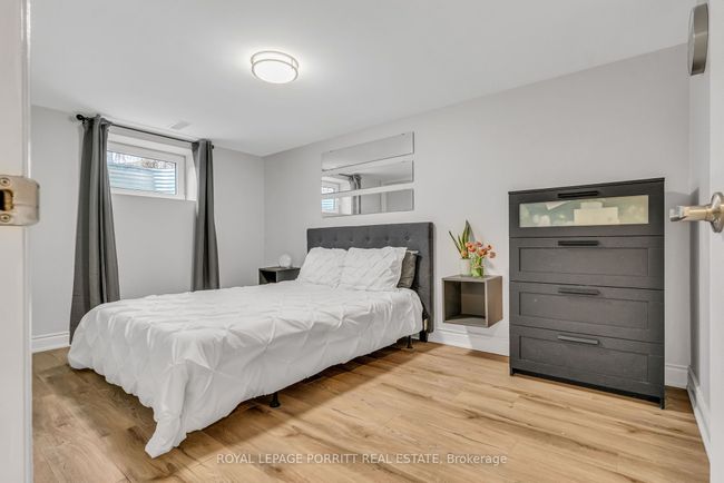 14 Albion Cres, House attached with 5 bedrooms, 3 bathrooms and 4 parking in Brampton ON | Image 32