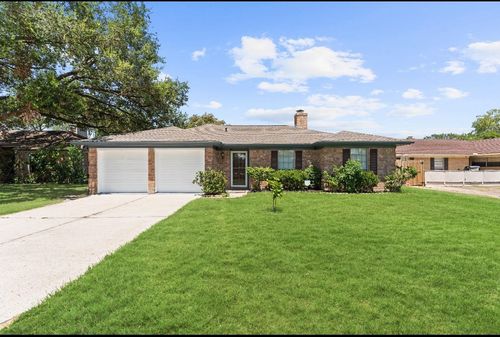 815 Pebbleshire Dr, Houston, TX, 77062-4022 | Card Image