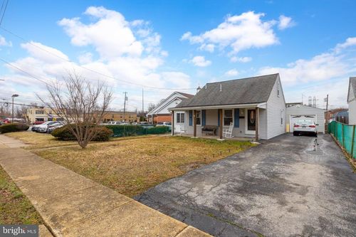 914 Anderson Ave, MARCUS HOOK, PA, 19061-5232 | Card Image