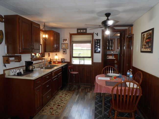 Kitchen/dining area | Image 31